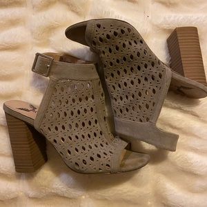 Taupe Heels size 7